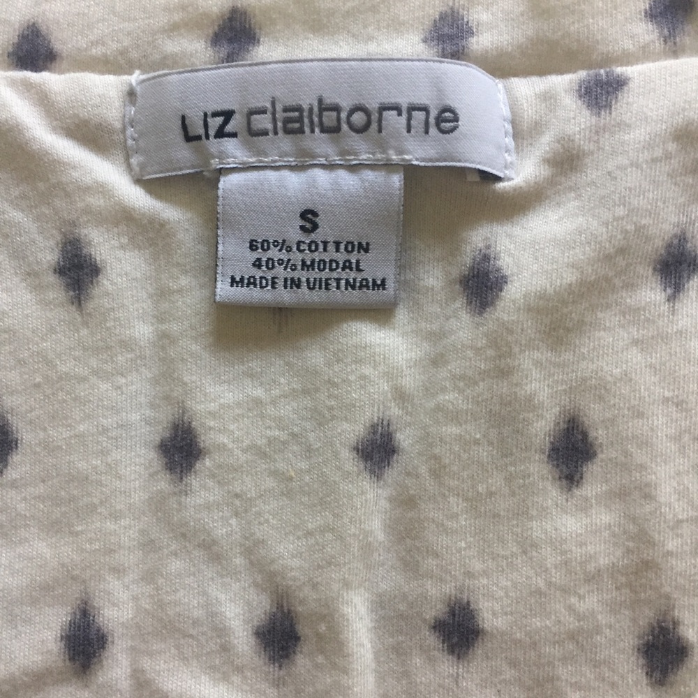 Patterned v-neck - Picture 3 of 3